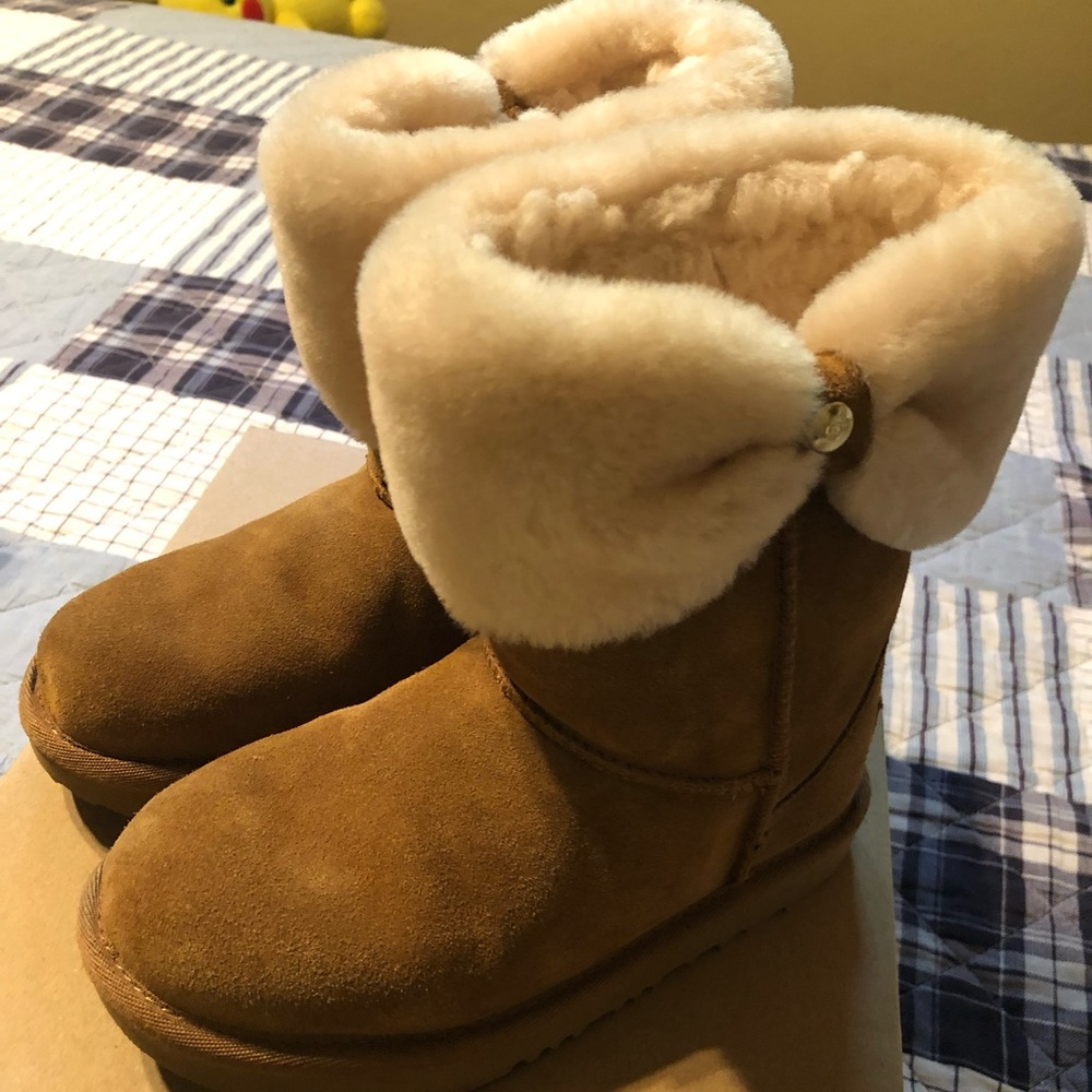 UGG girls boots size 13. Like new worn twice